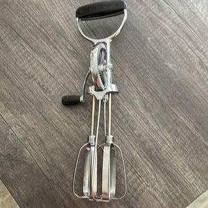 Vintage Handheld blender/mixer